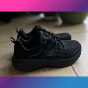 Skechers d’luxe walker 2.0